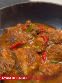 AYAM BESENGEK